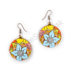 Vysiace drevené kruhové náušnice kvetinové - Hippie Blossom 18