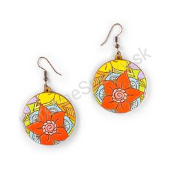 Vysiace drevené kruhové náušnice kvetinové - Hippie Blossom 19