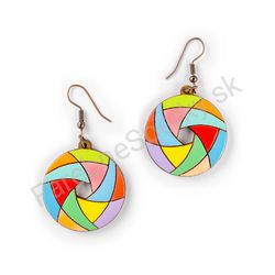 Drevené visiace geometrické náušnice - Hexa Spin (kruhové), pestrofarebné 12