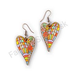 Drevené visiace srdcové náušnice - Radiant Heart (srdcové), pestrofarebné 2