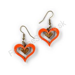 Drevené visiace srdcové náušnice - Heart in Heart (srdcové), červené