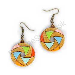 Drevené visiace geometrické náušnice - Hexa Spin (kruhové), pestrofarebné 3