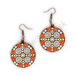 Drevené handmade mandala náušnice - Target Glow (žlto červené, stredné)