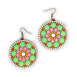 Drevené visiace geometrické náušnice - Beaded Orbit 2 (kruhové, veľké), pestrofarebné 1